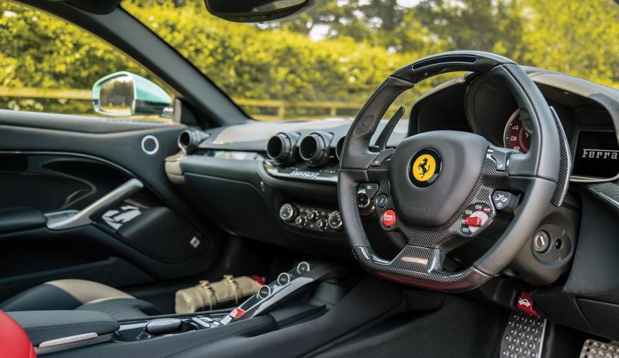 Интерьер Ferrari F12berlinetta The Green Jewel (227624) 2017 года  (фото 7 из 30)